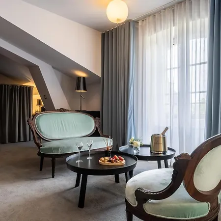 La Monnaie Arty & 4*