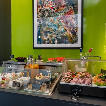 Hotell La Monnaie Arty & 4*
