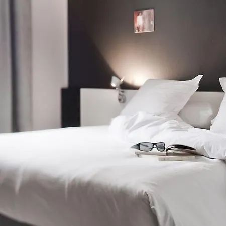 Hotell La Monnaie Arty & 4*